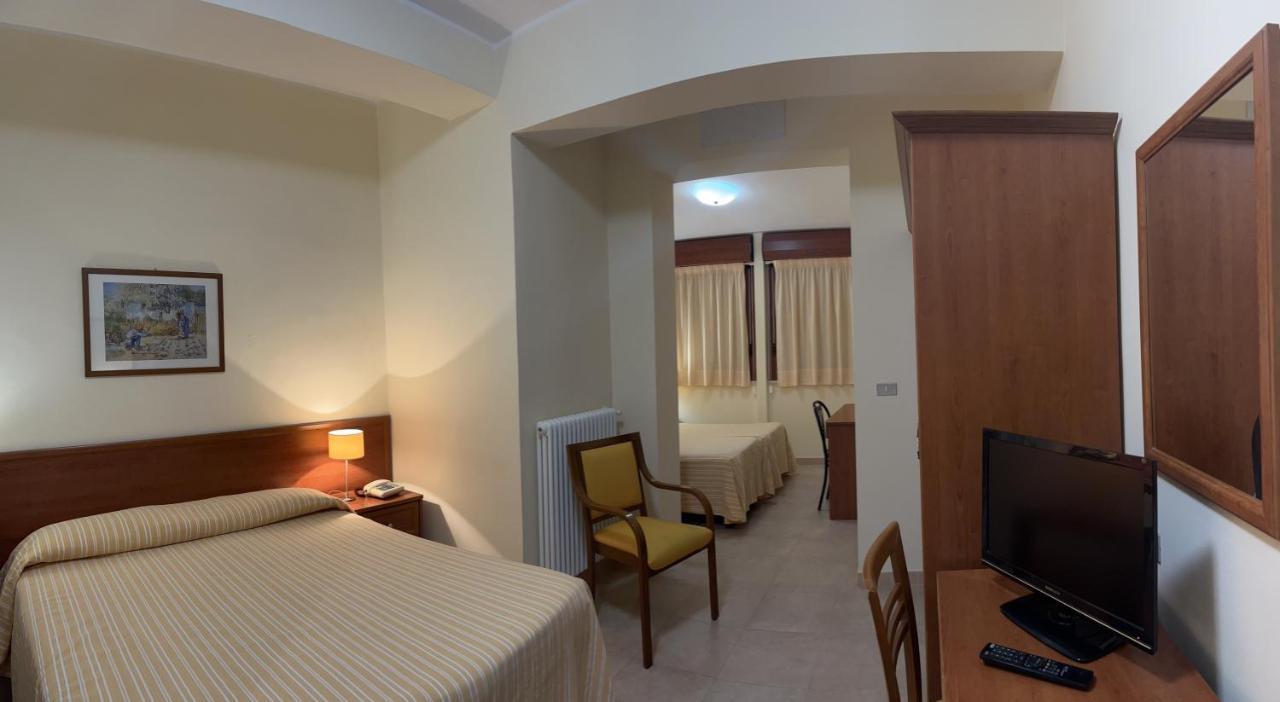 Il Nocchiero City Hotel Soverato Marina Extérieur photo
